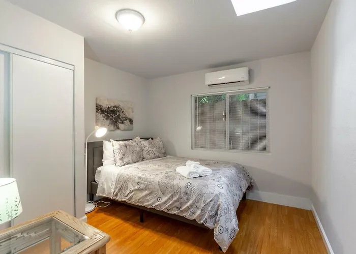 @ Marbella Lane 2Br House In Downtown Redwood City